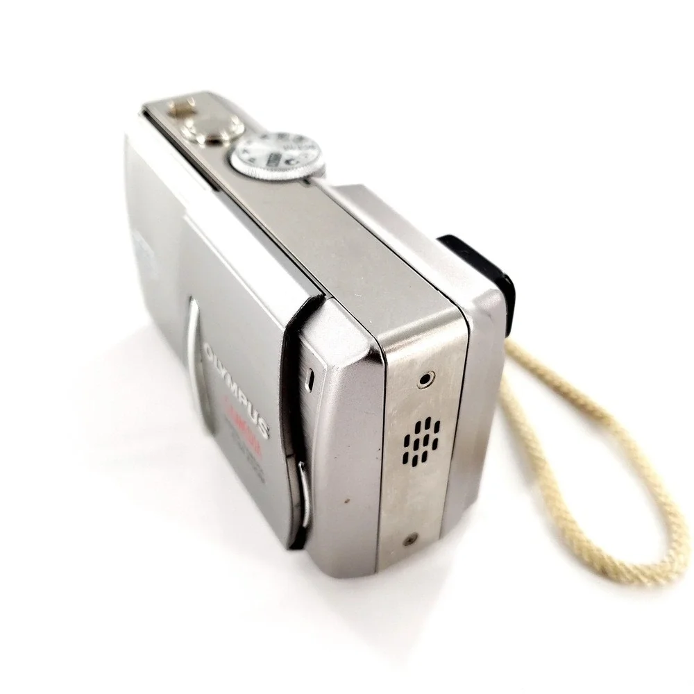 Olympus CAMEDIA C-60 Zoom 6.1MP Digital Camera Silver No Card Tested & Works